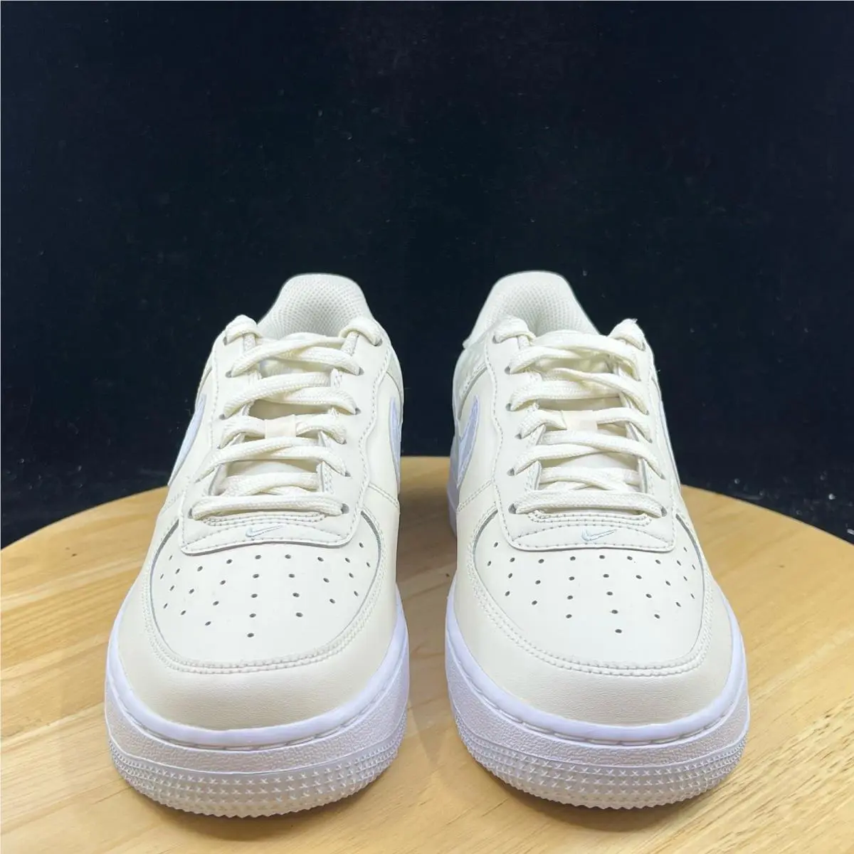 Nike shoes - Cream 1