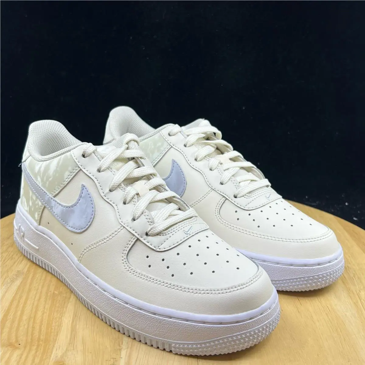 Nike shoes - Cream 2