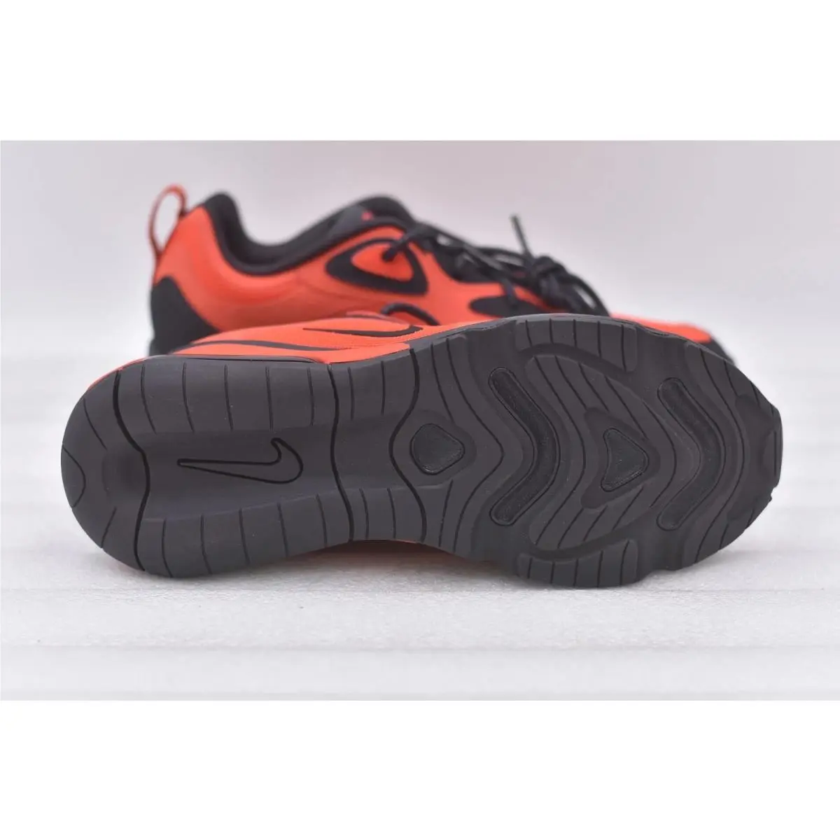 Nike shoes - Red (UPC: 193152118188) 4