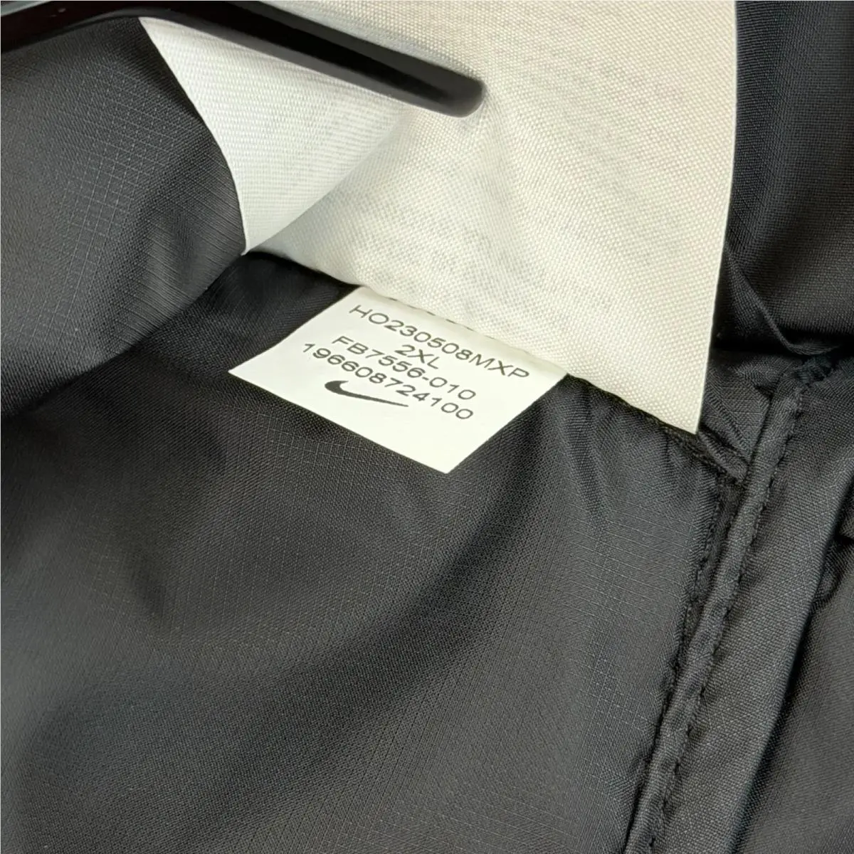 Nike clothing - Nike AeroLoft - AeroLoft - FB7556010 - Black 9