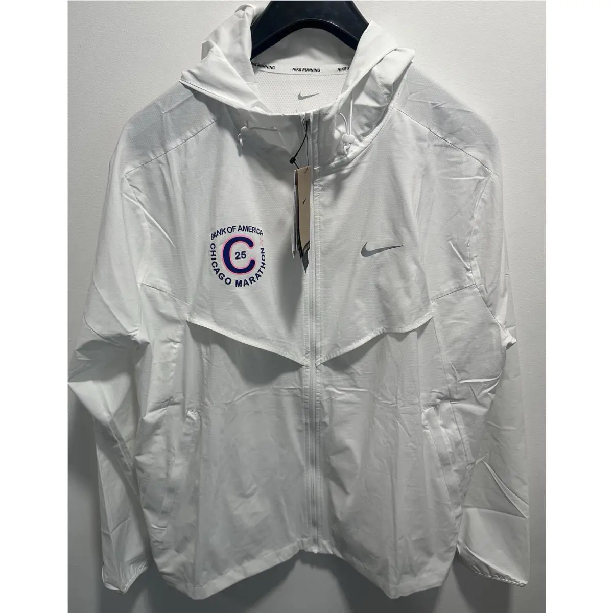 HQ4267-100 Size XL Nike Impossibly Light Men`s Hooded Running Jacket