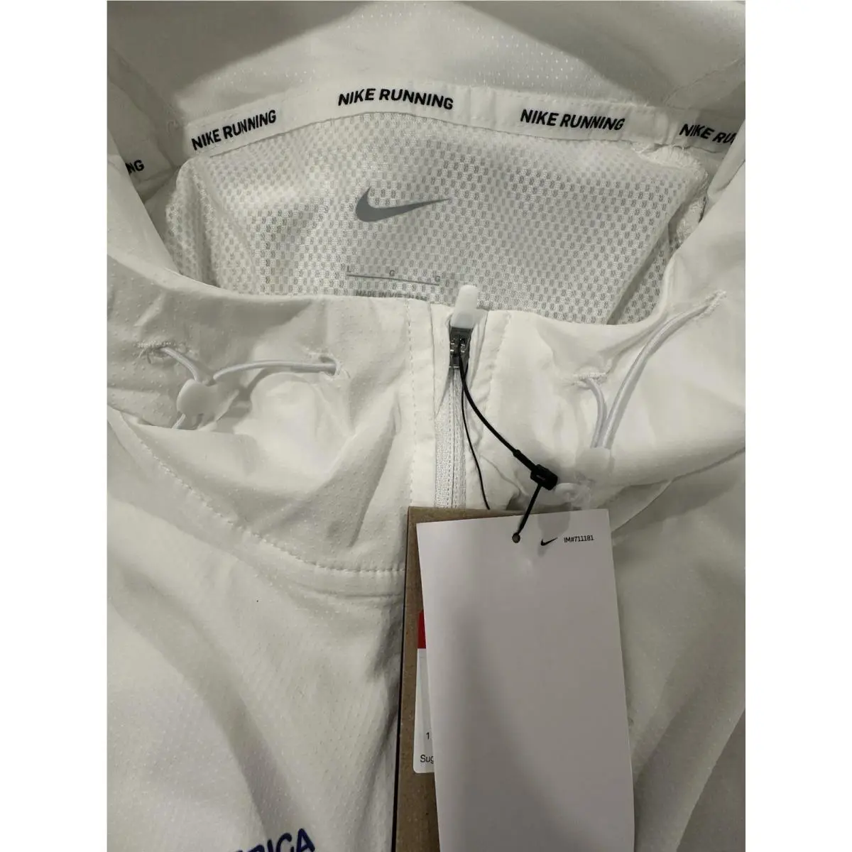 Nike clothing - Nike Impossibly Light Men`s Hooded Running Jacket - HQ4267-100 - White 10