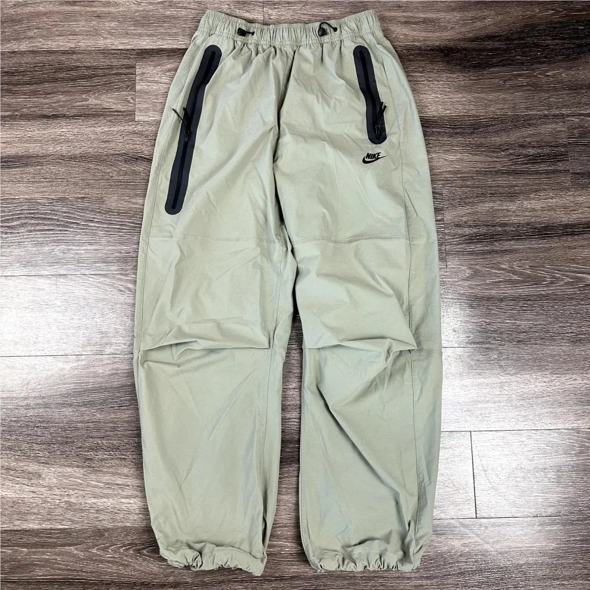 Nike Tech Woven Athletic Olive Tapered Leg Essential Pants Men`s Small
