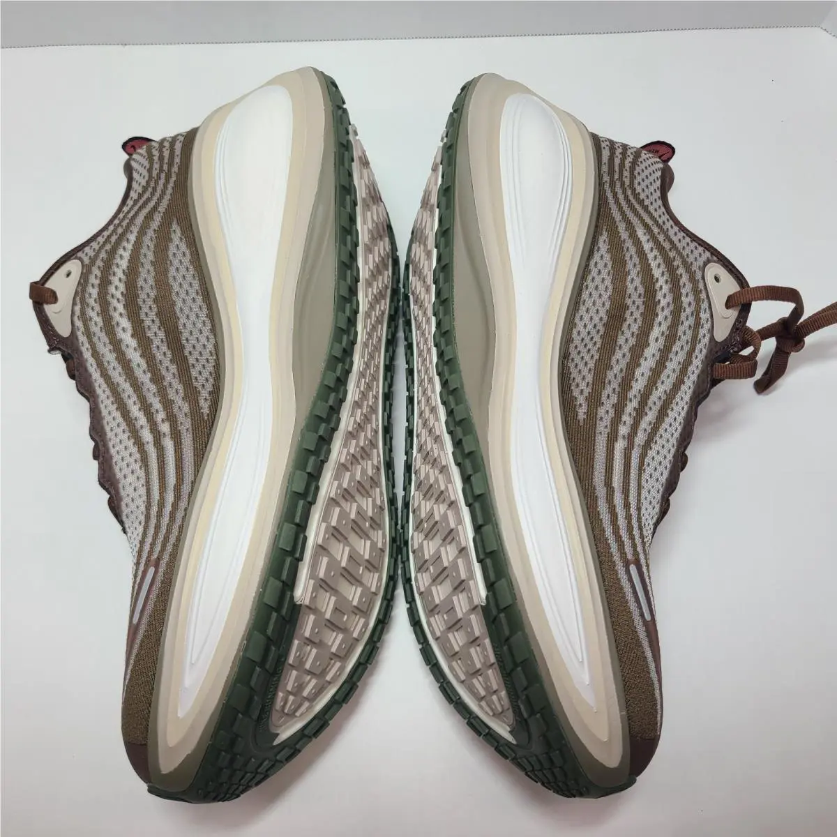 Nike shoes - Nike Vomero Plus - Vomero Plus - IO4482-001 - Brown (UPC: 198727789688) 8