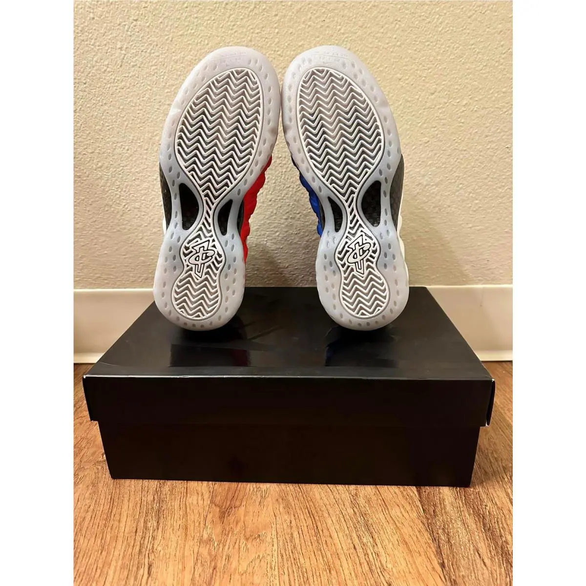 Nike shoes - White 3