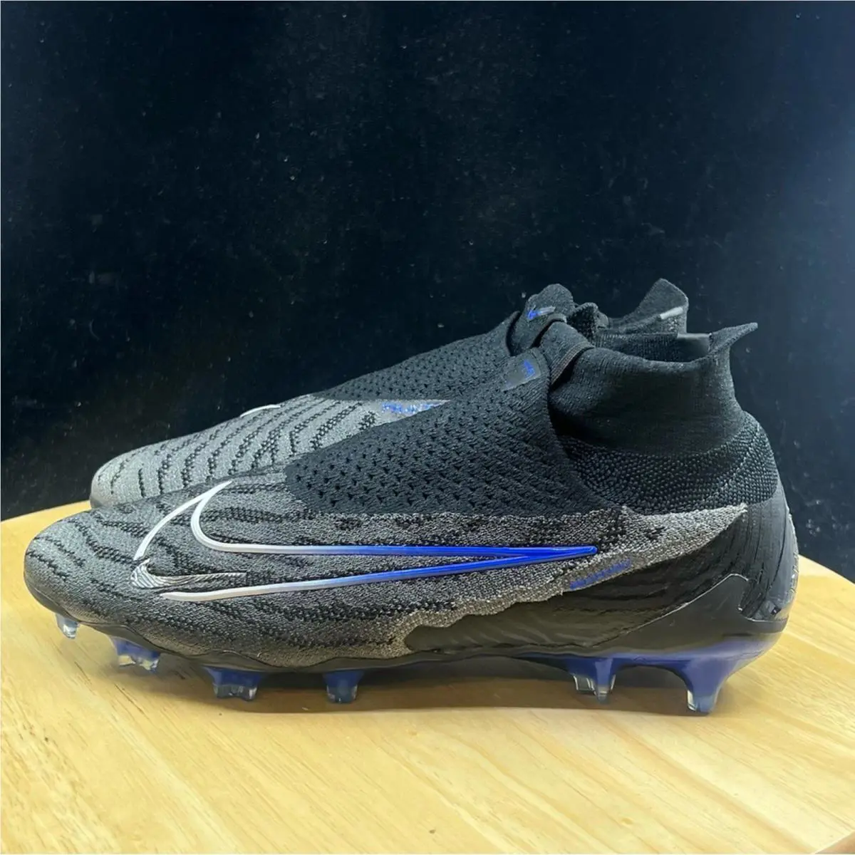 Nike shoes - Black 1