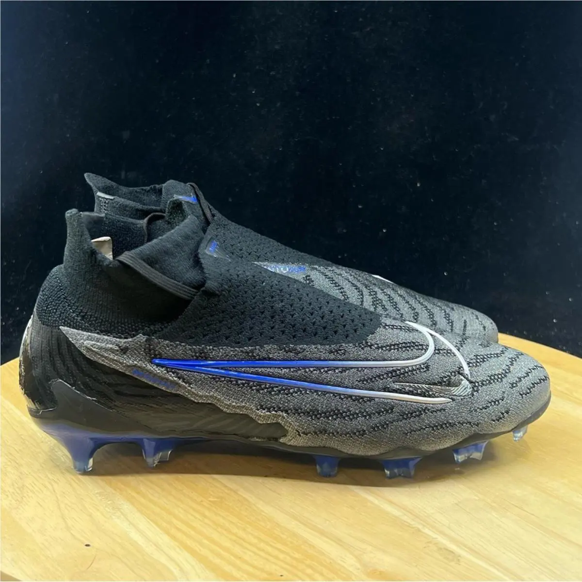 Nike shoes - Black 3