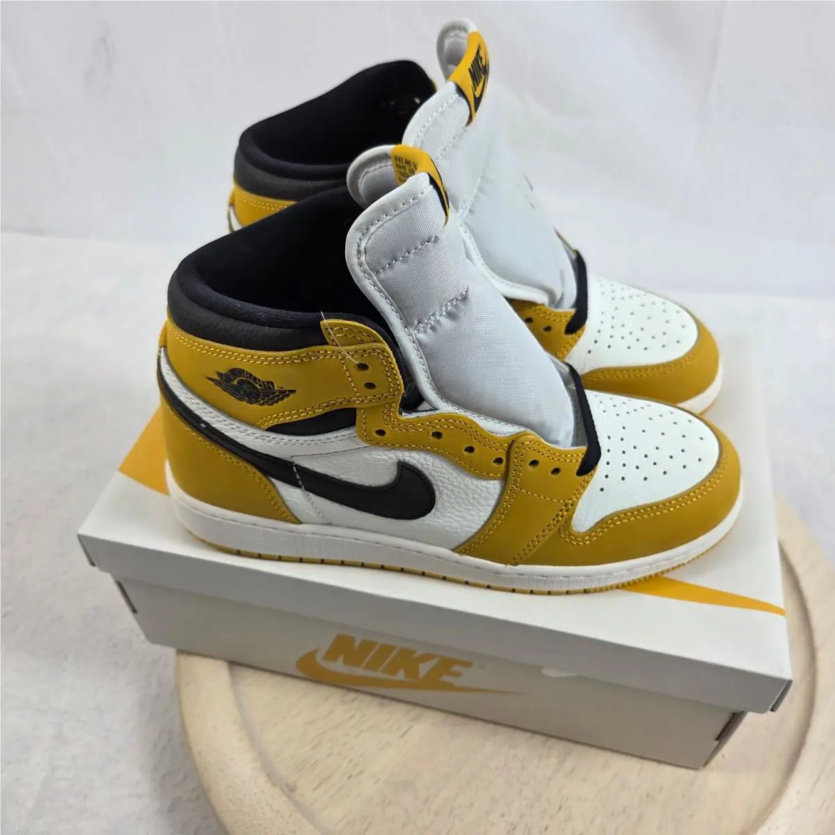 Nike shoes - Air Jordan 1 - Air - Yellow Ochre Black Sail 1