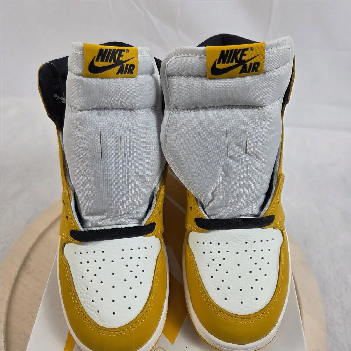 Nike shoes - Air Jordan 1 - Air - Yellow Ochre Black Sail 4