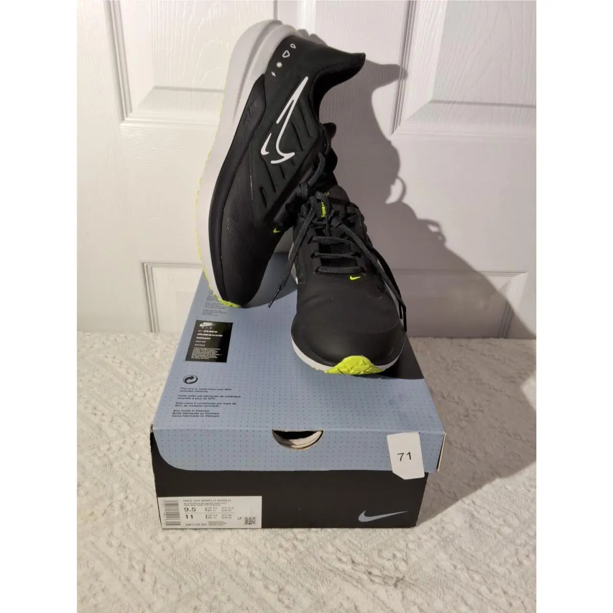 Air Winflo Shield Men`s Weatherised Road Running Shoes US Size 9.5m / 11 W by Nike