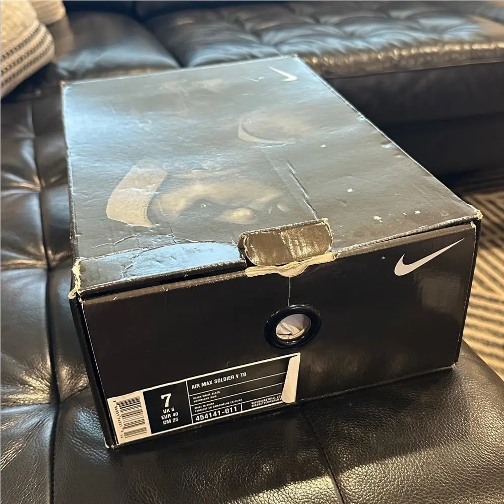 Nike shoes - Black 2