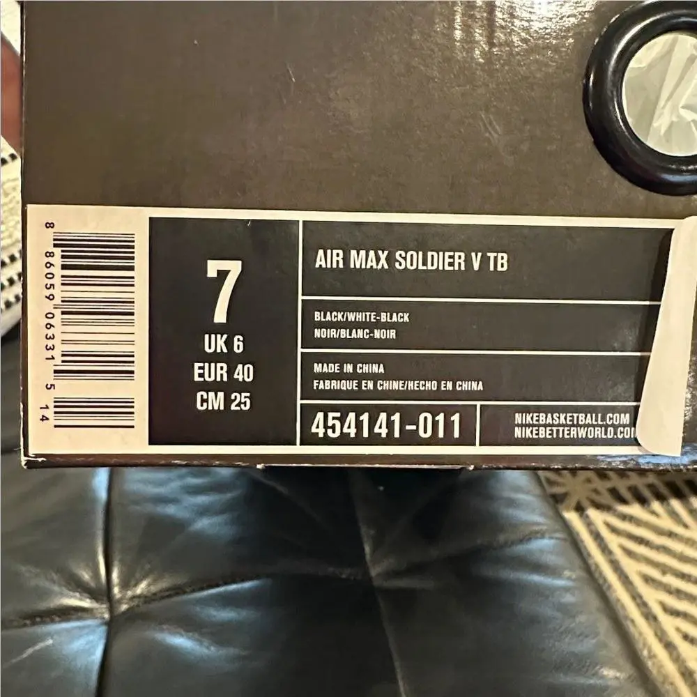 Nike shoes - Black 3