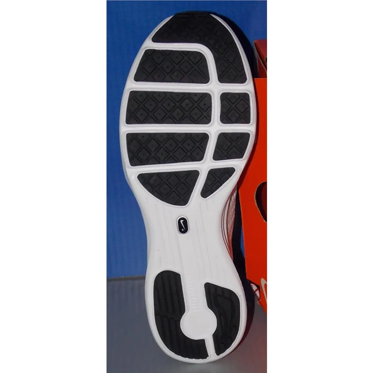Nike shoes - LUNARSPEED+ - Gray (UPC: 886737381816) 1