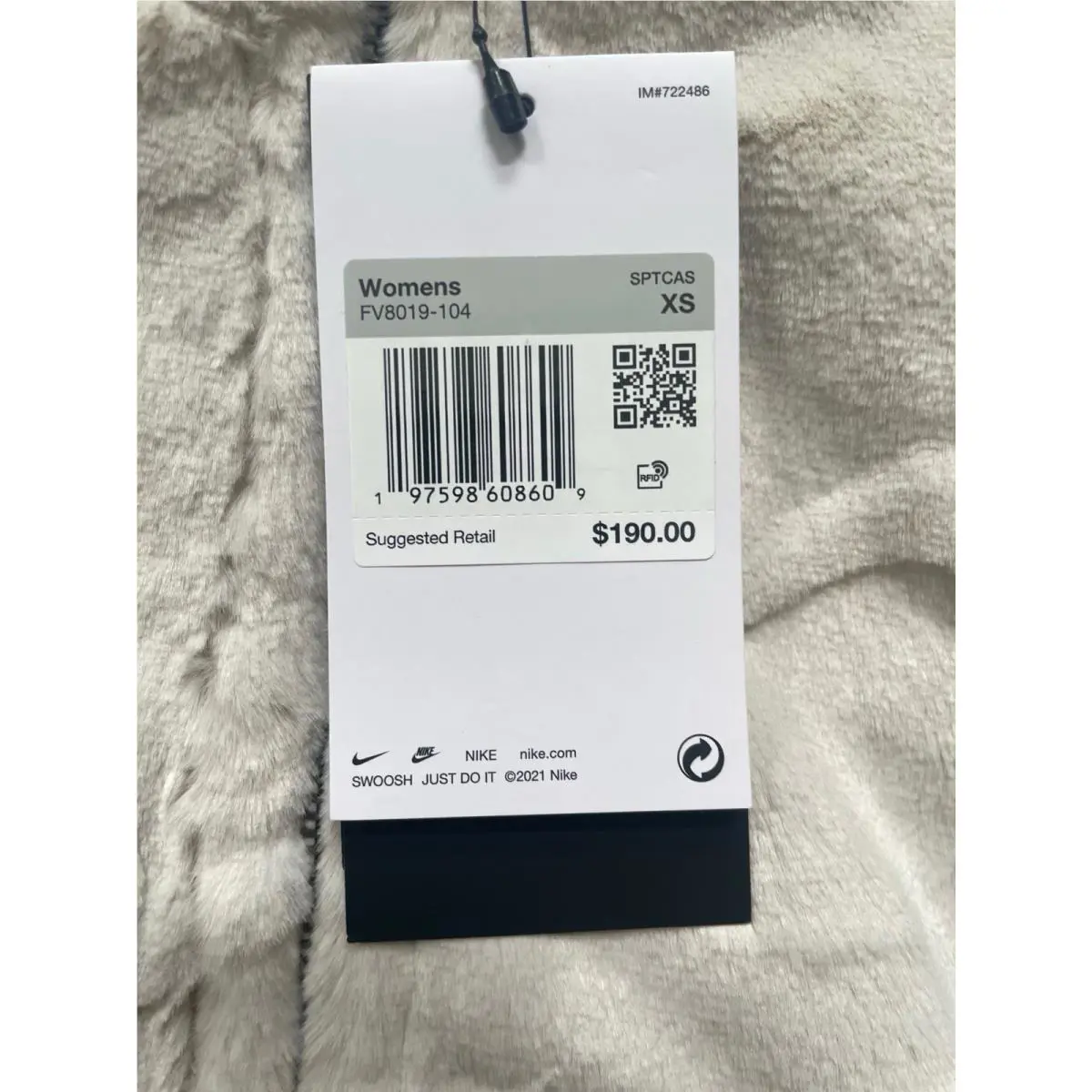 Nike clothing - Ivory (UPC: 0197598608609) 2