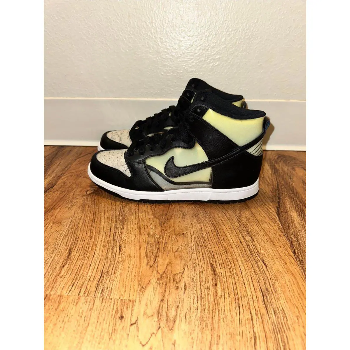 Nike shoes - Black 1
