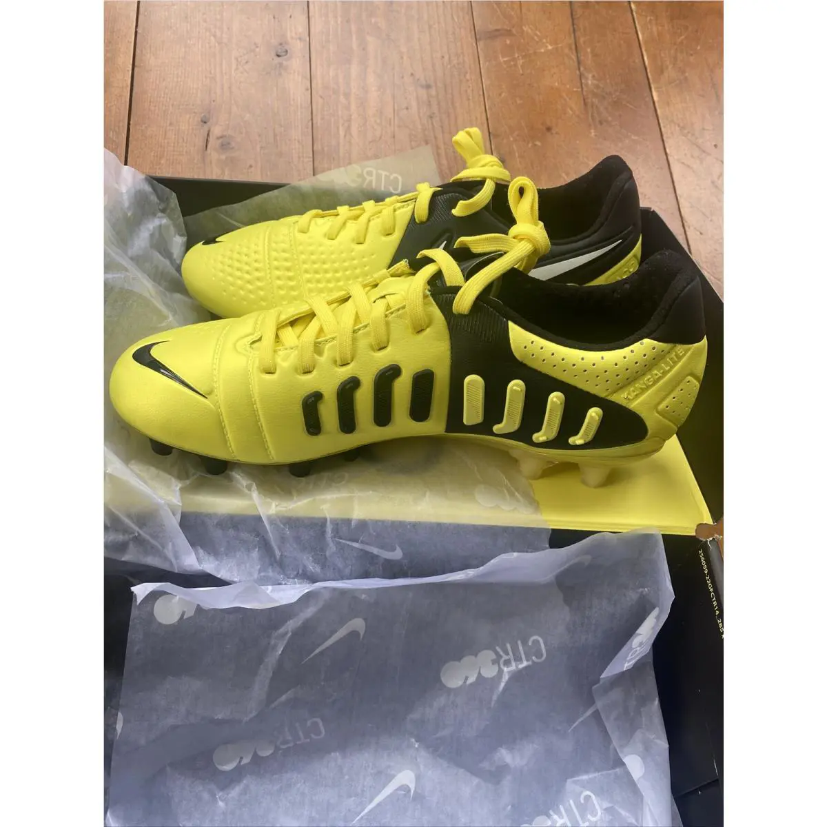 Nike shoes - Yellow 2