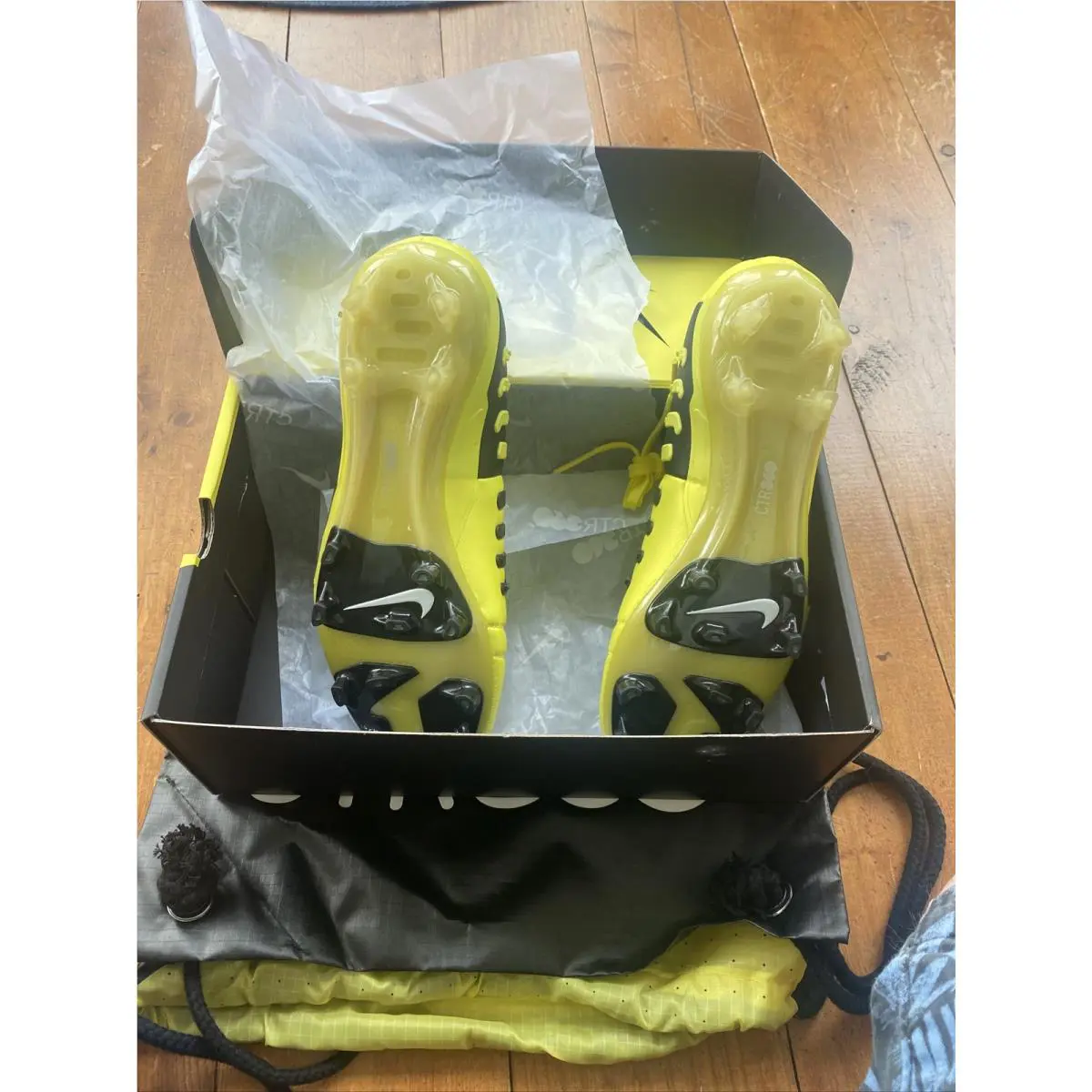 Nike shoes - Yellow 3
