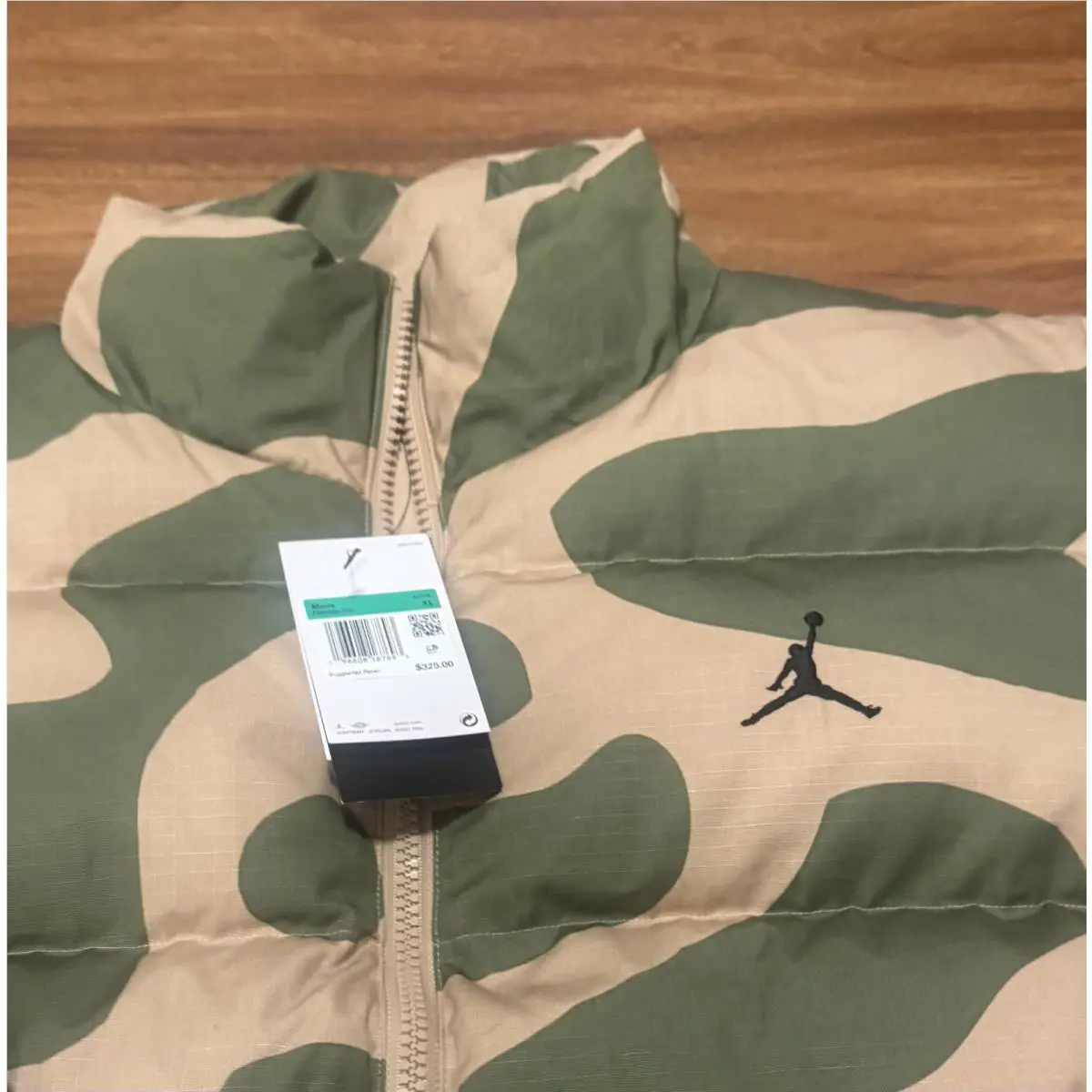 Nike clothing - Black (UPC: 193151122353) 0