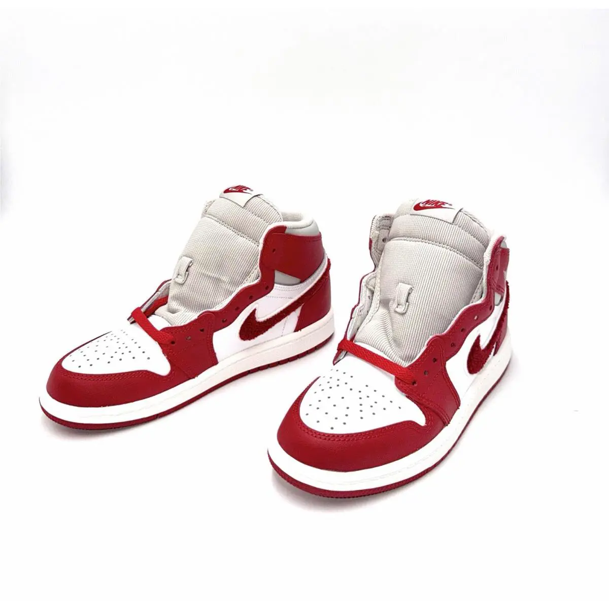 Nike shoes - AIR JORDAN 1 High Retro - White 1