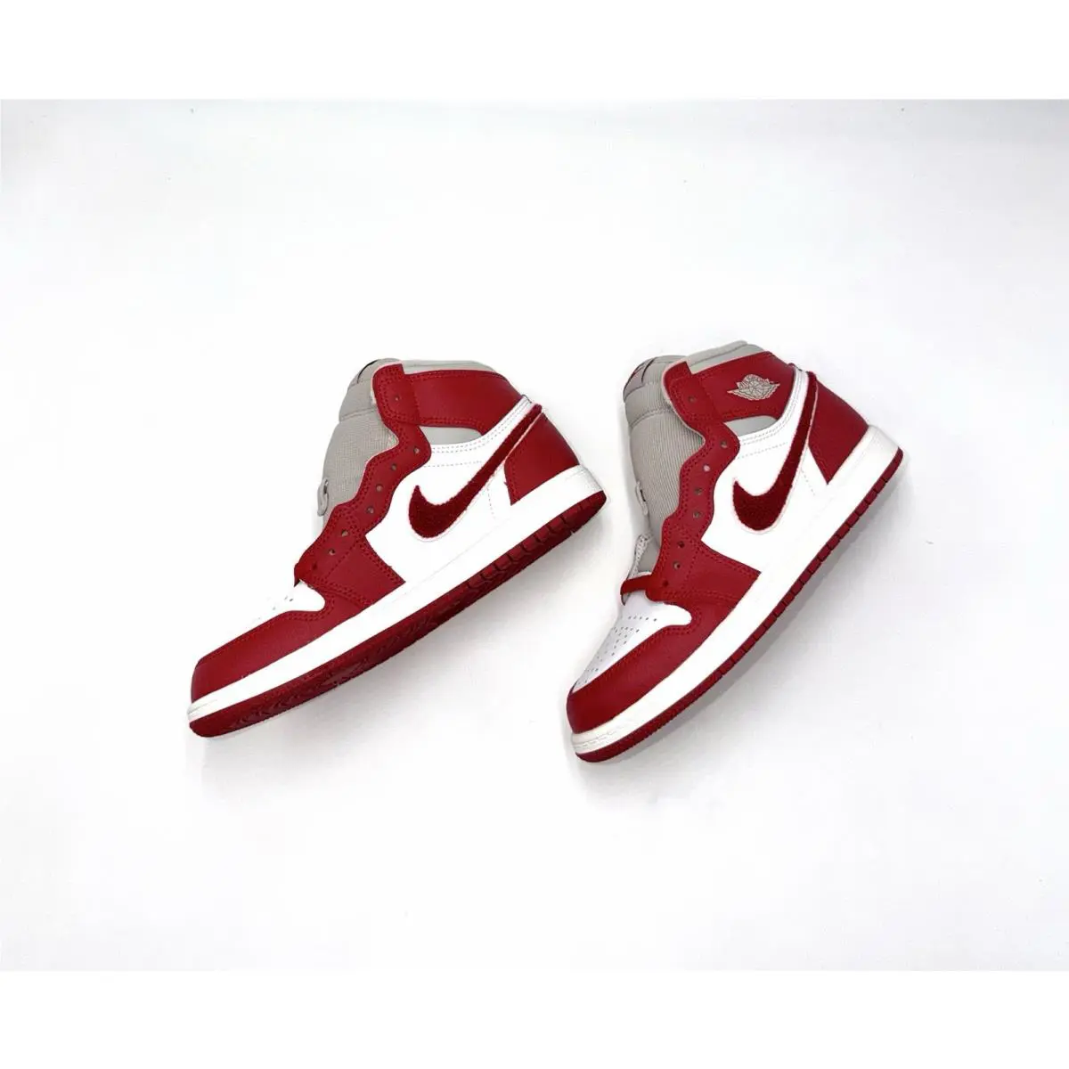 Nike shoes - AIR JORDAN 1 High Retro - White 2