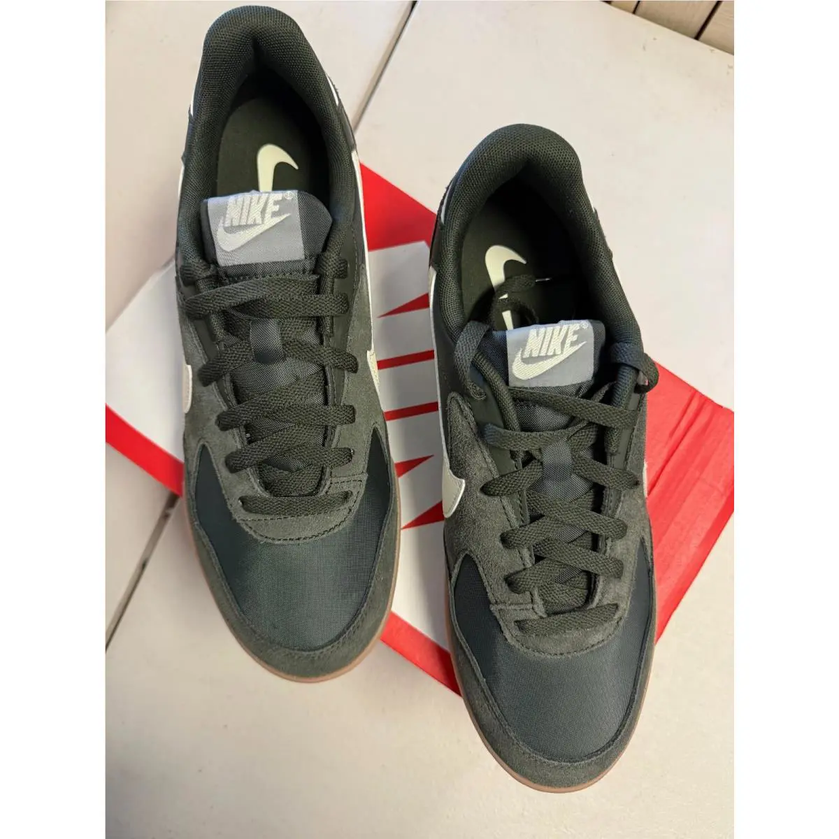Nike shoes - Green (UPC: 198481874941) 1