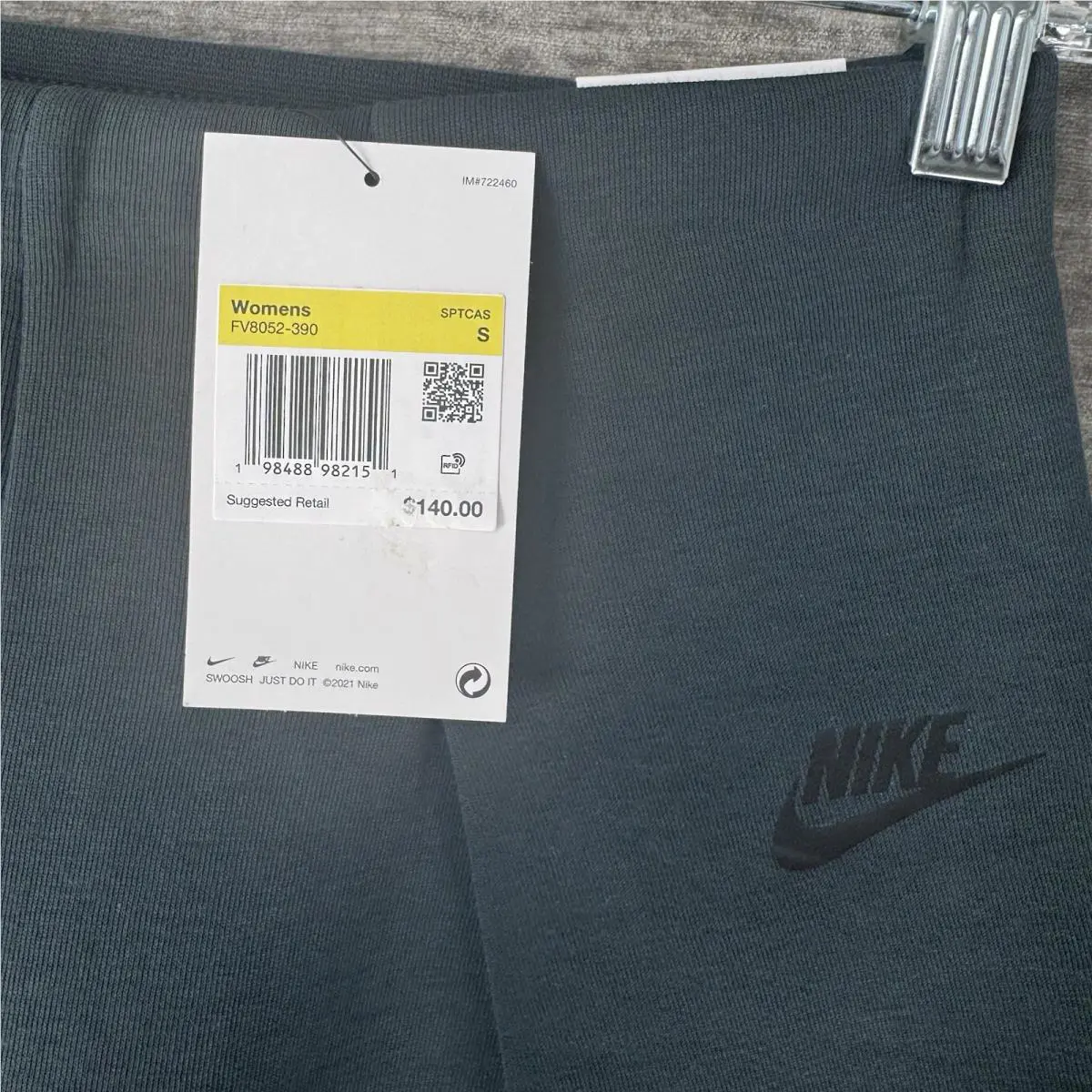 Nike clothing - FV8052 - FV8052 - Green (UPC: 0198488982151) 0