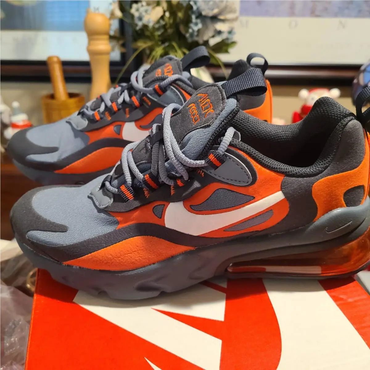 Nike shoes - Nike Air Max 270 React - Orange 3