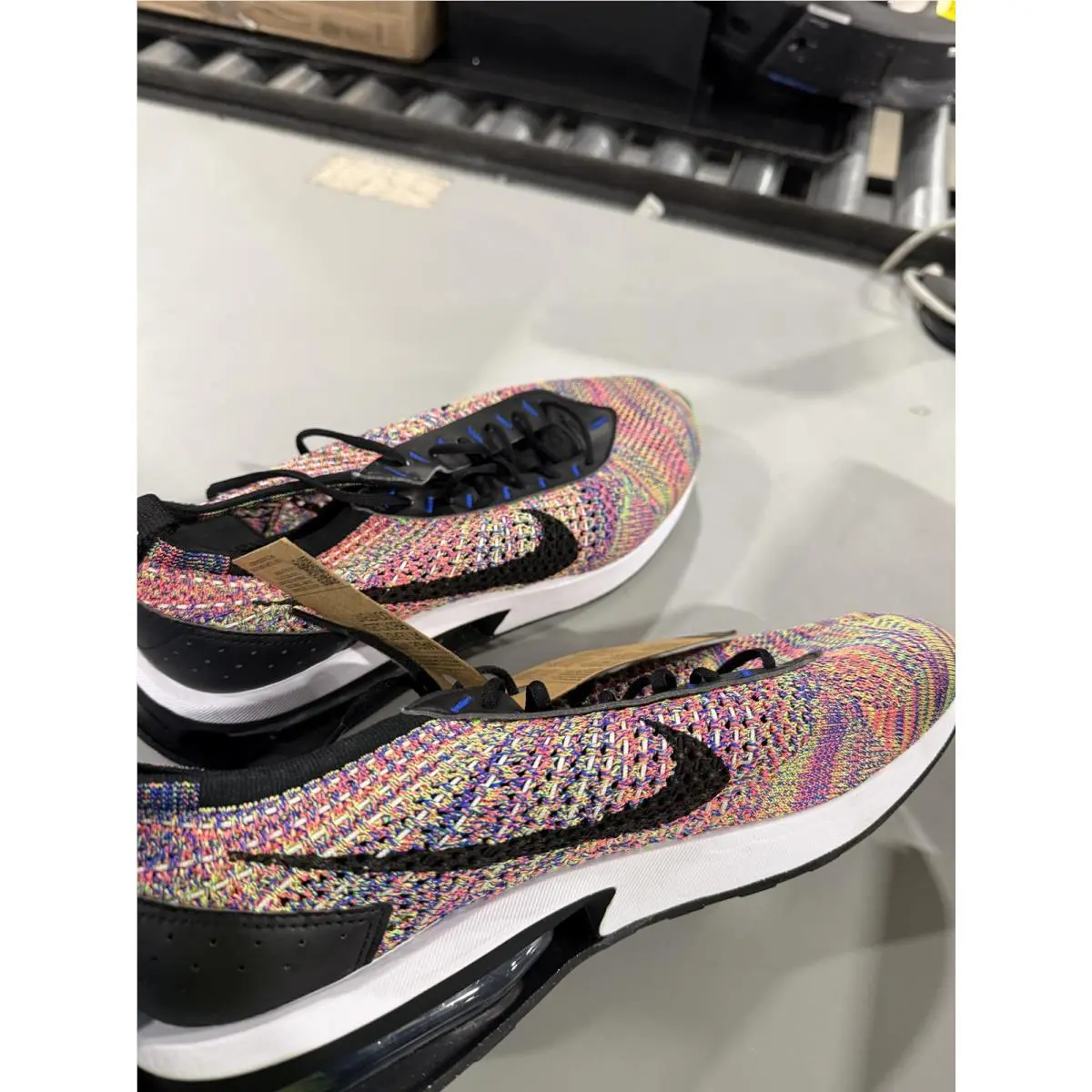 Nike shoes (UPC: 196155087468) 2
