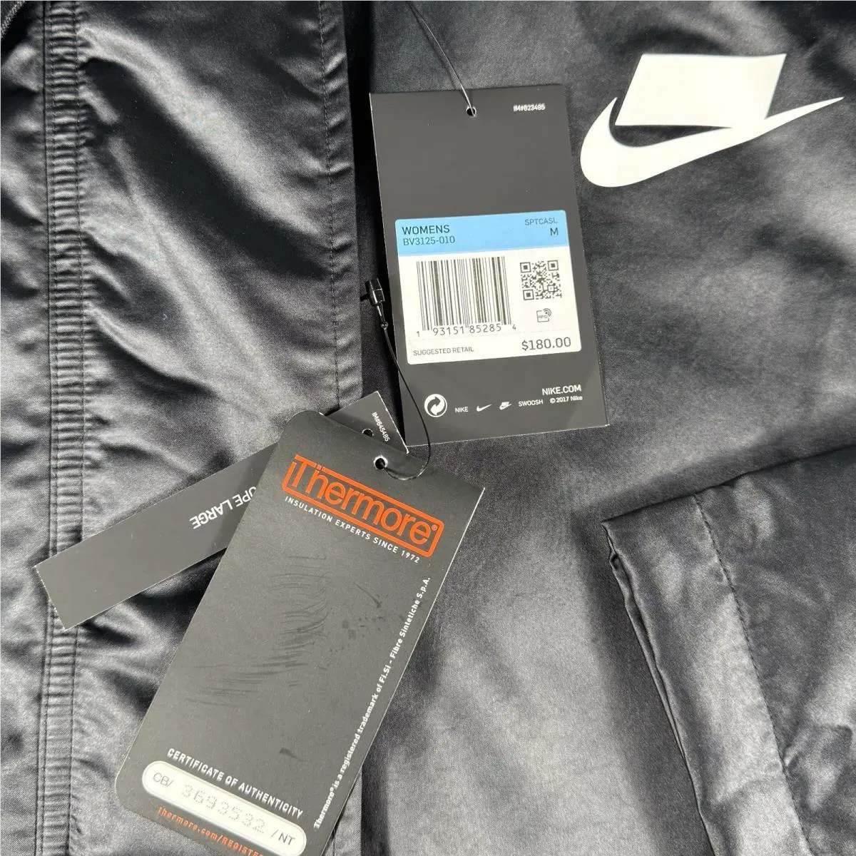 Nike clothing - Black/Muslin/White 4