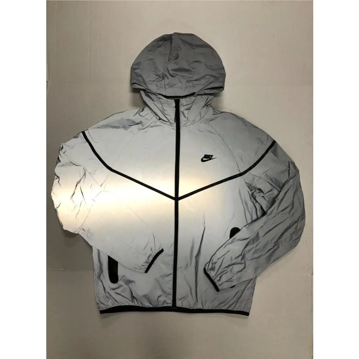Nike Tech Woven Flash Jacket Reflect Silver Black FZ7585-035 Size Medium