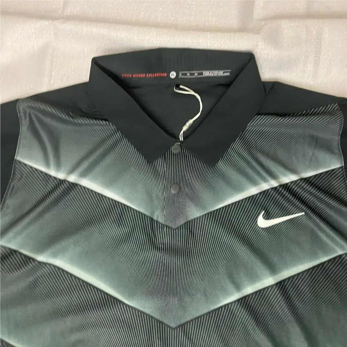 Nike clothing - Tiger Woods HyperCool Velocity Fade Polo - Black Smoke Grey Metallic Silver 2