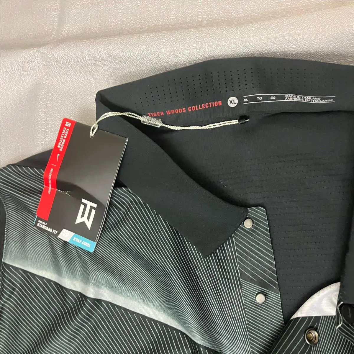 Nike clothing - Tiger Woods HyperCool Velocity Fade Polo - Black Smoke Grey Metallic Silver 4