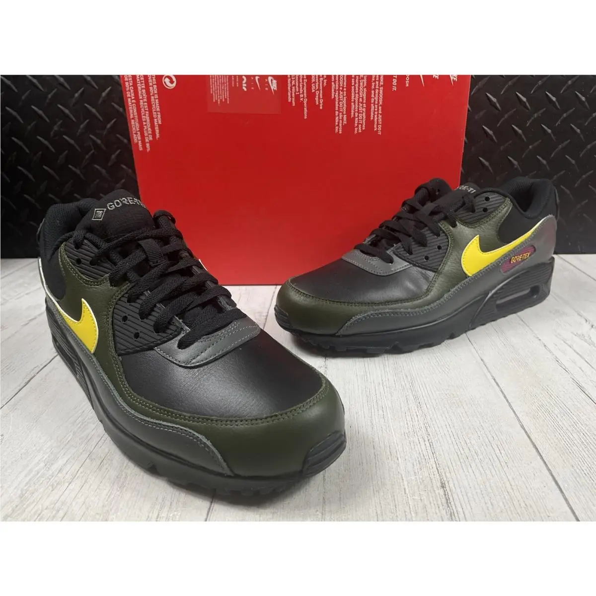 Size 11.5-Nike Air Max 90 Gore-tex Tour Yellow Cargo Khaki DJ9779-001 Men No-lid