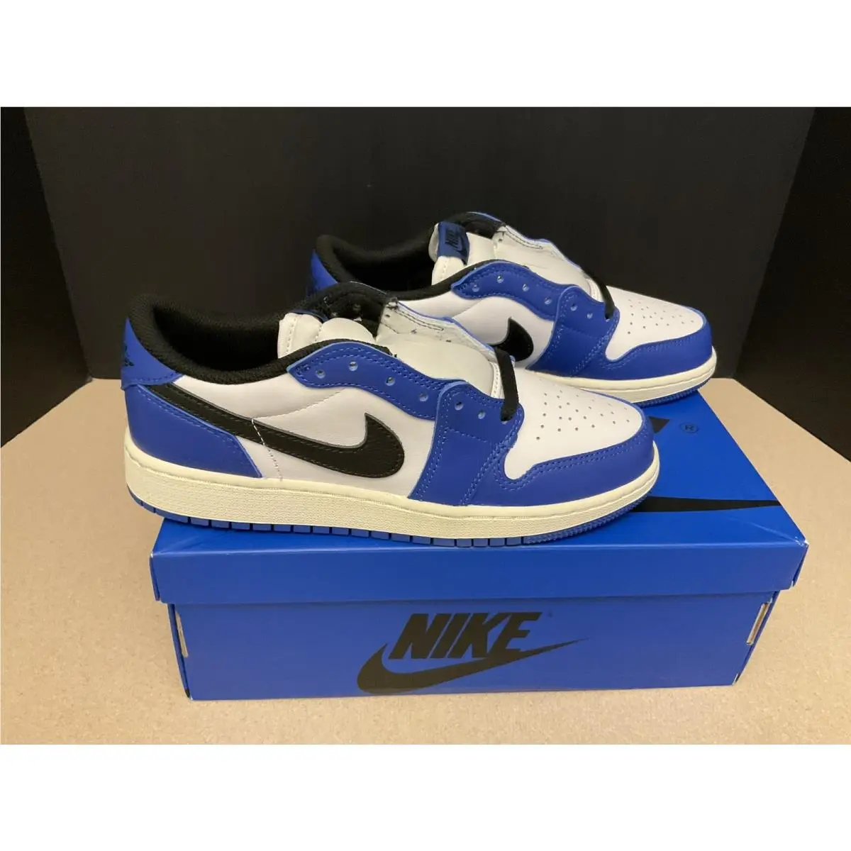 Nike Air Jordan 1 Retro Low OG GS Athletic Shoes. Youth’s 6Y Women’s 7.5