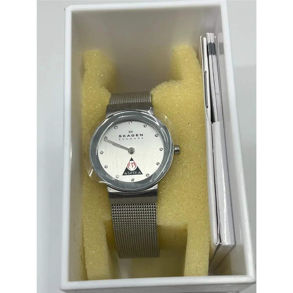Skagen Denmark 358SSSD Women`s Quartz Watch Silver Mesh Asptea Box