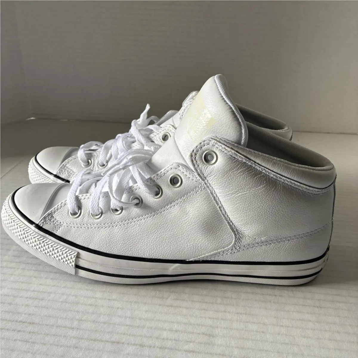 Converse Chuck Taylor All Star Men’s Size 10.5M 12.5W Sneakers High