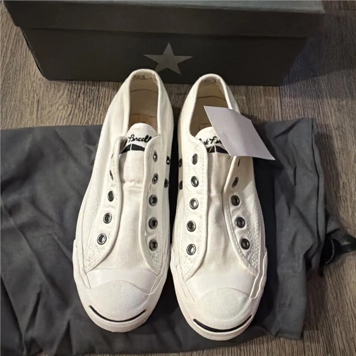 Converse shoes - White 3