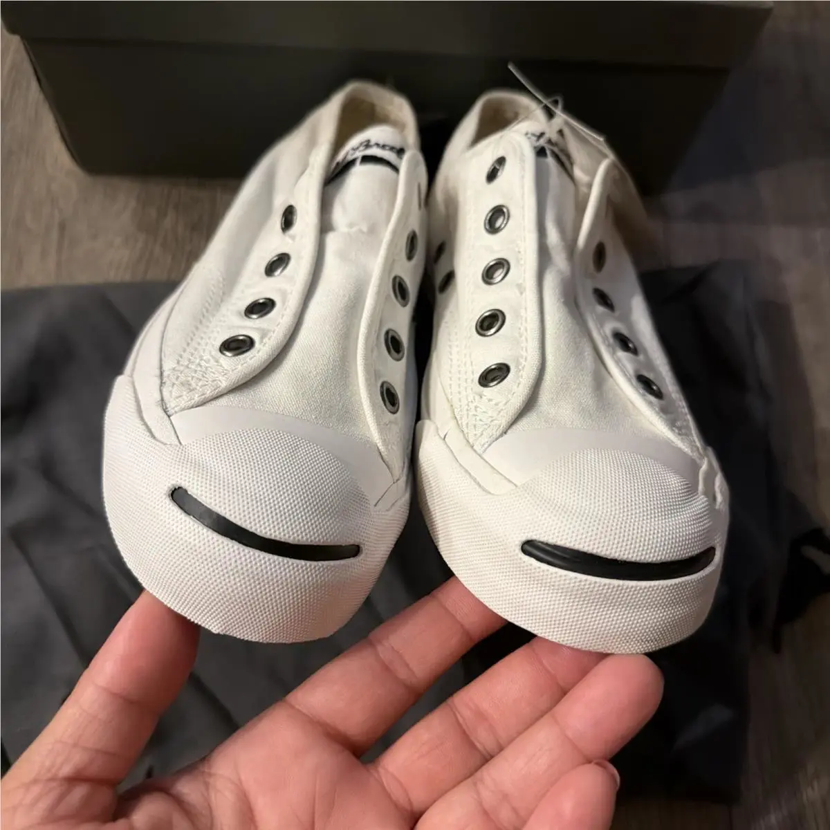 Converse shoes - White 4