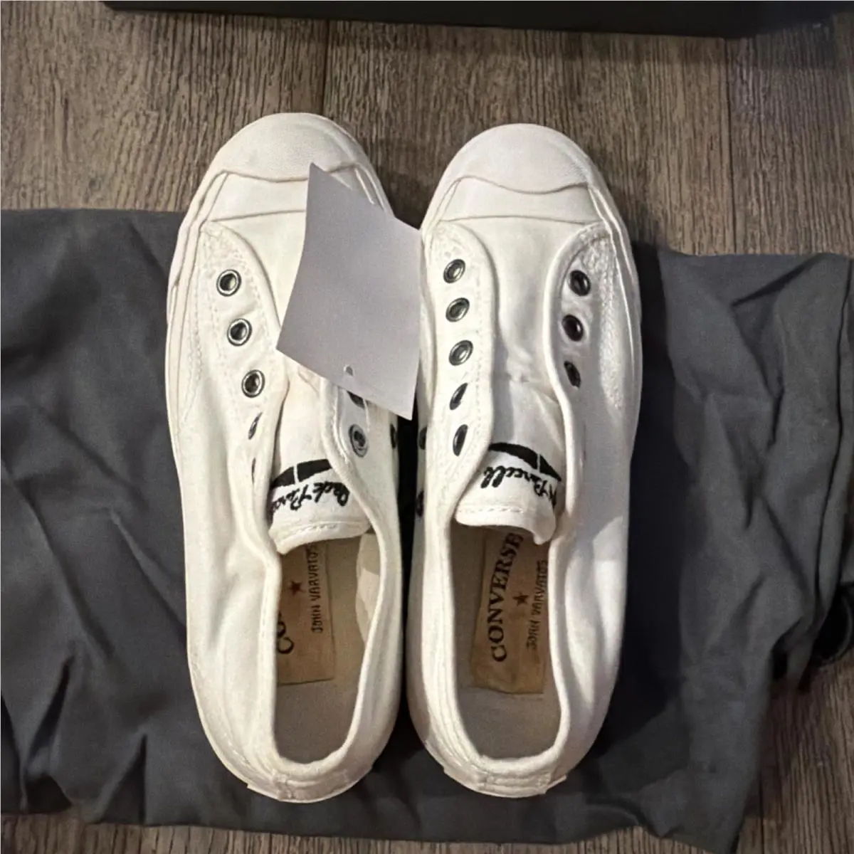 Converse shoes - White 5