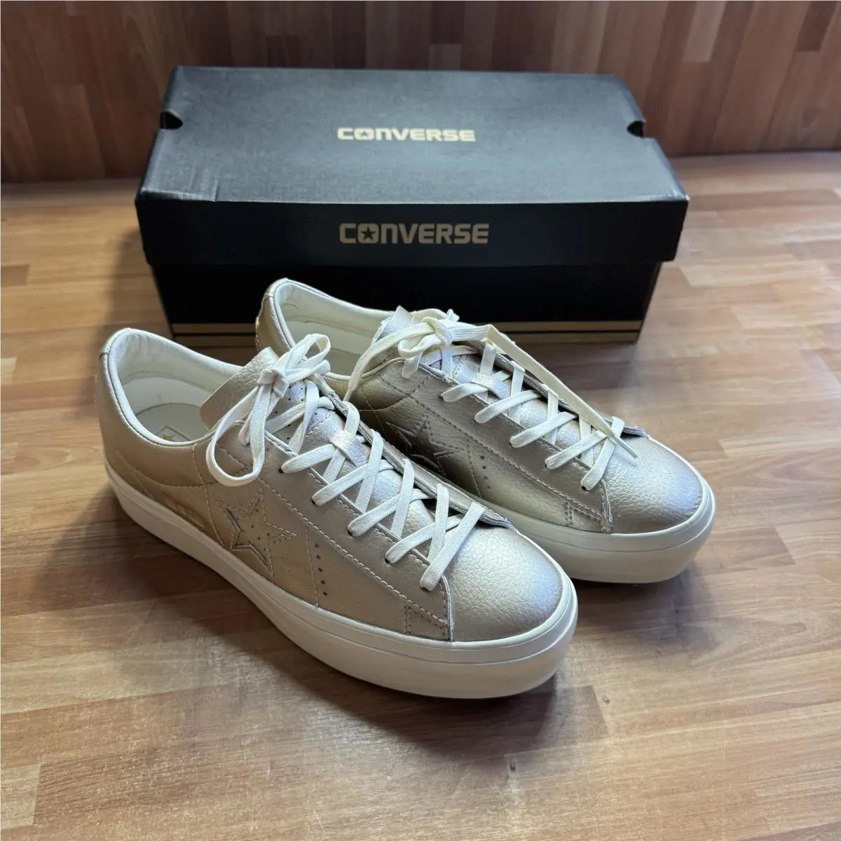 Converse shoes - Converse One Star - One Star - 559924C - Gold 1