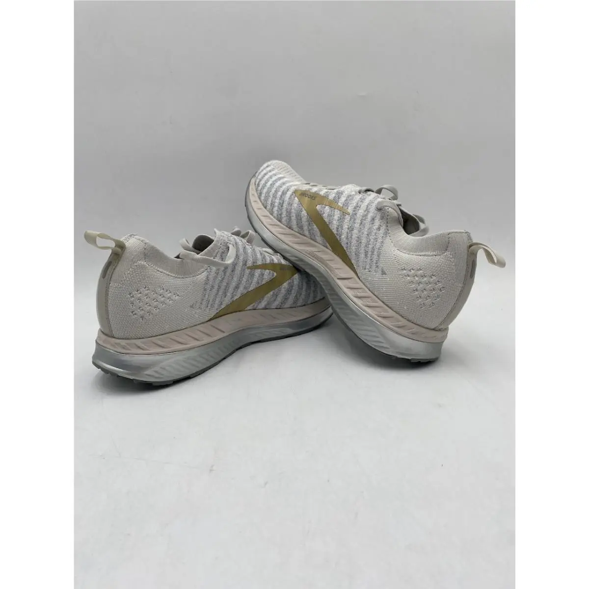 Brooks shoes - Brooks Bedlam 2 - Bedlam - White 16