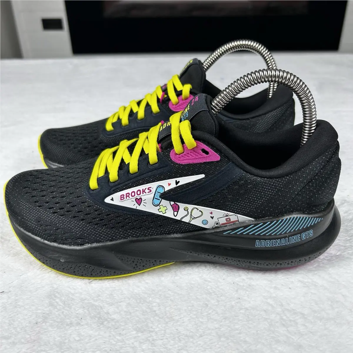 Brooks shoes - Brooks Adrenaline GTS 24 - Adrenaline GTS - 120426-1B-084 - Black (UPC: 0195394658088) 1
