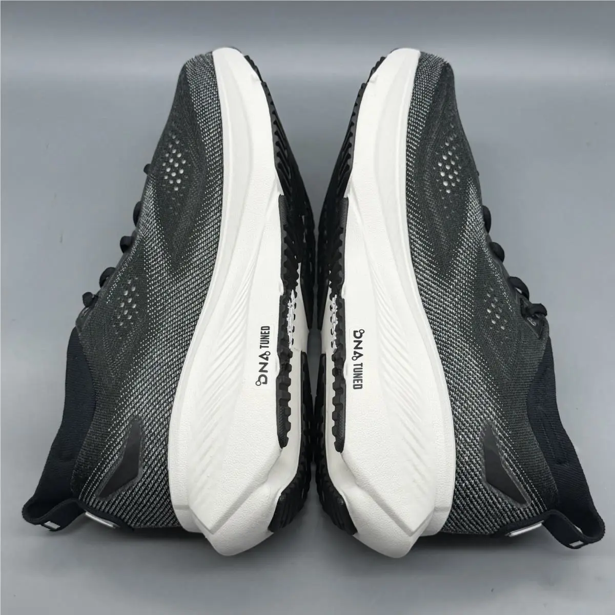 Brooks shoes - Brooks Glycerin 23 - Glycerin - 110476-2E-090 - Black/White/Grey 3