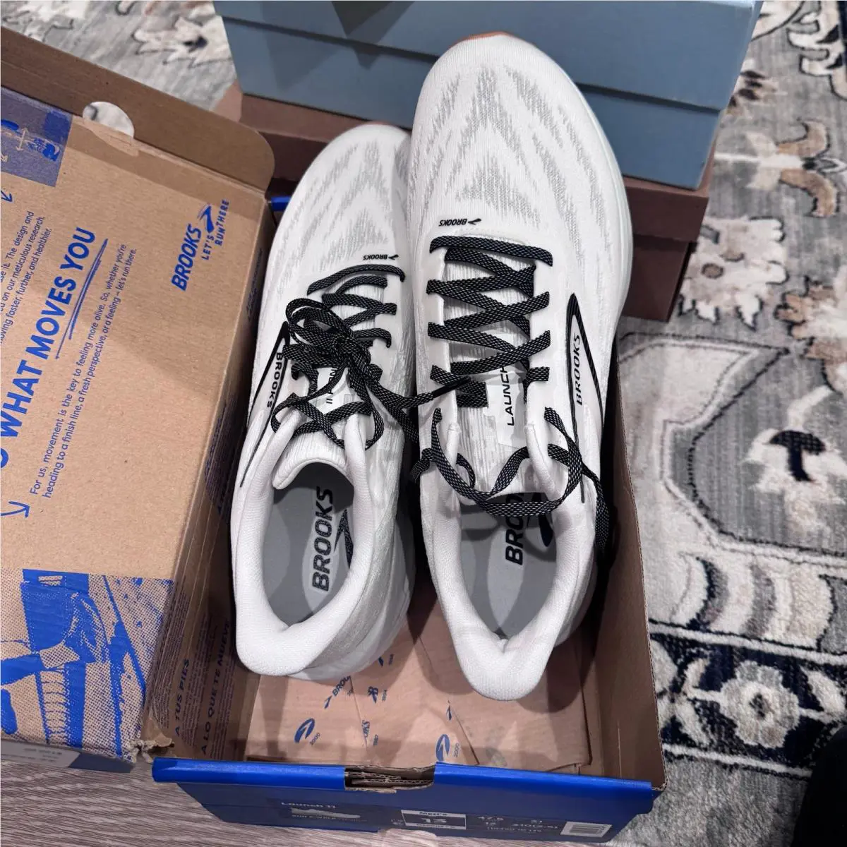 Brooks shoes - White 4