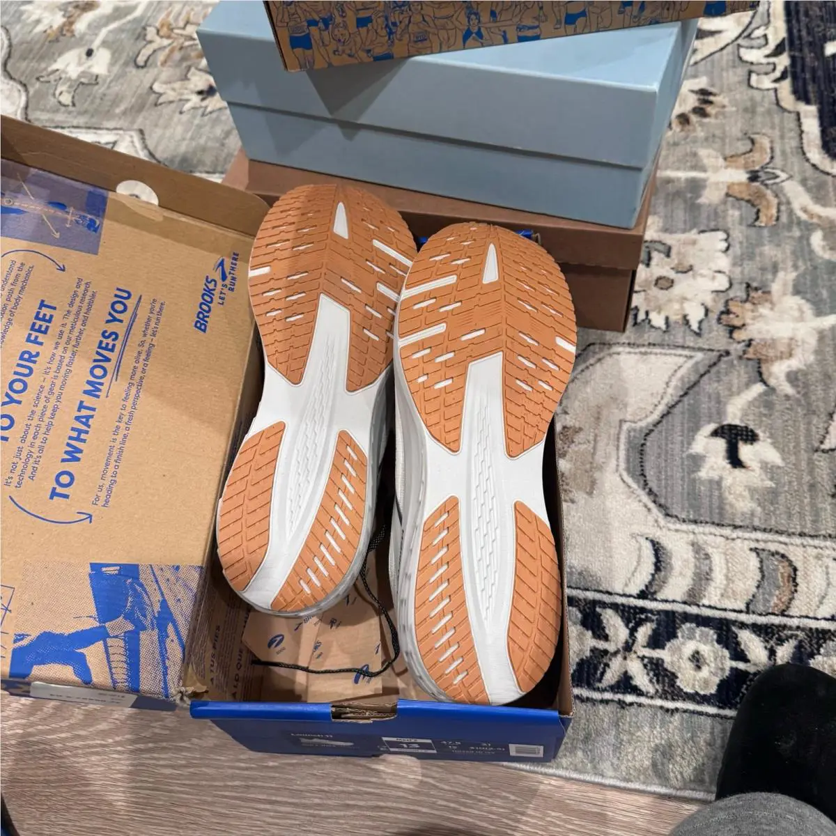 Brooks shoes - White 5