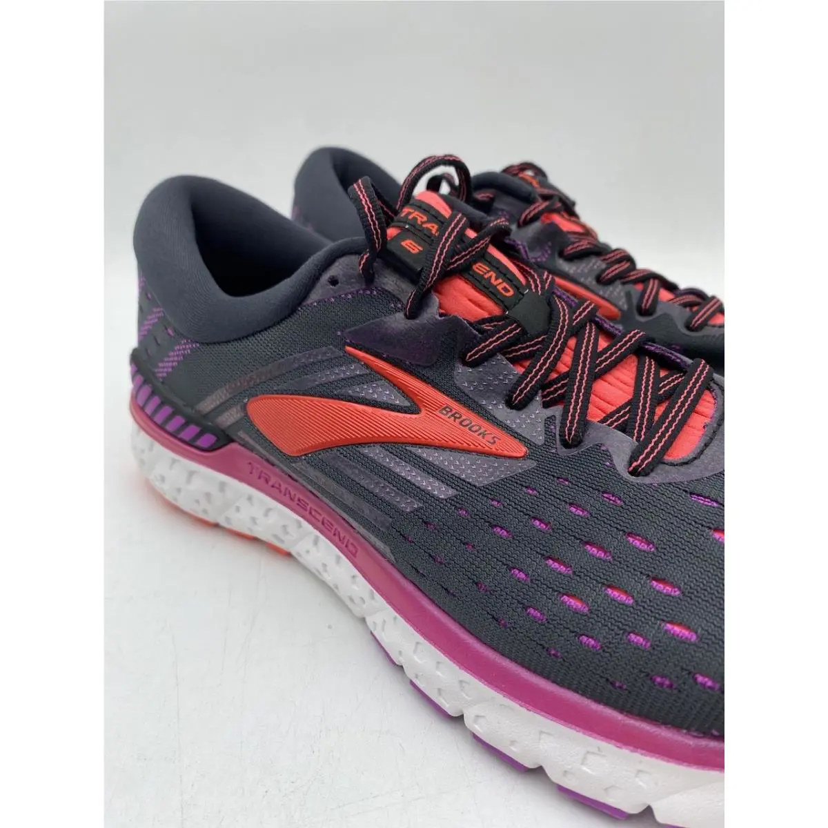 Brooks shoes - Brooks Transcend 6 - Transcend - Black 1