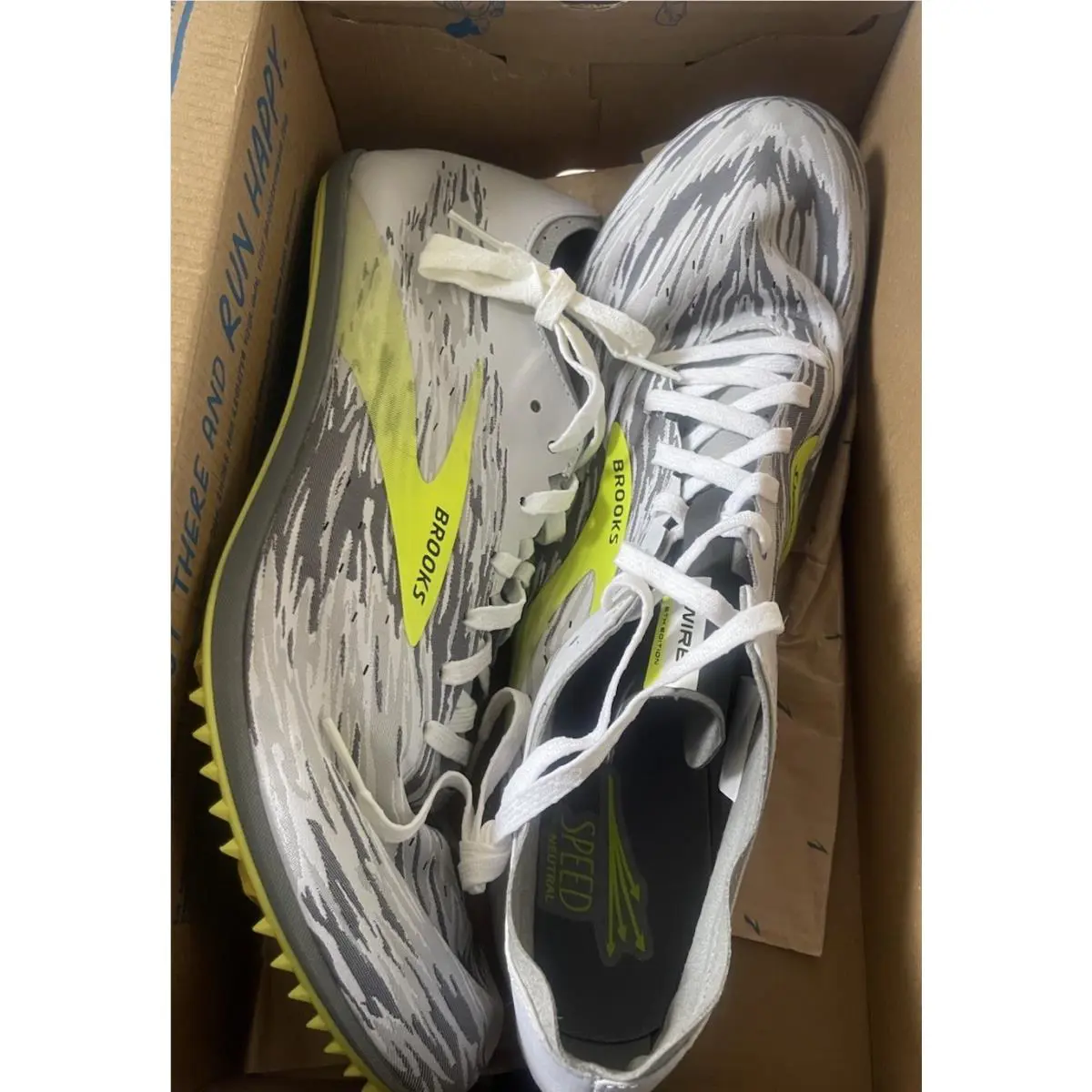 Brooks shoes - Brooks Wire - Wire - white, grey and green 7
