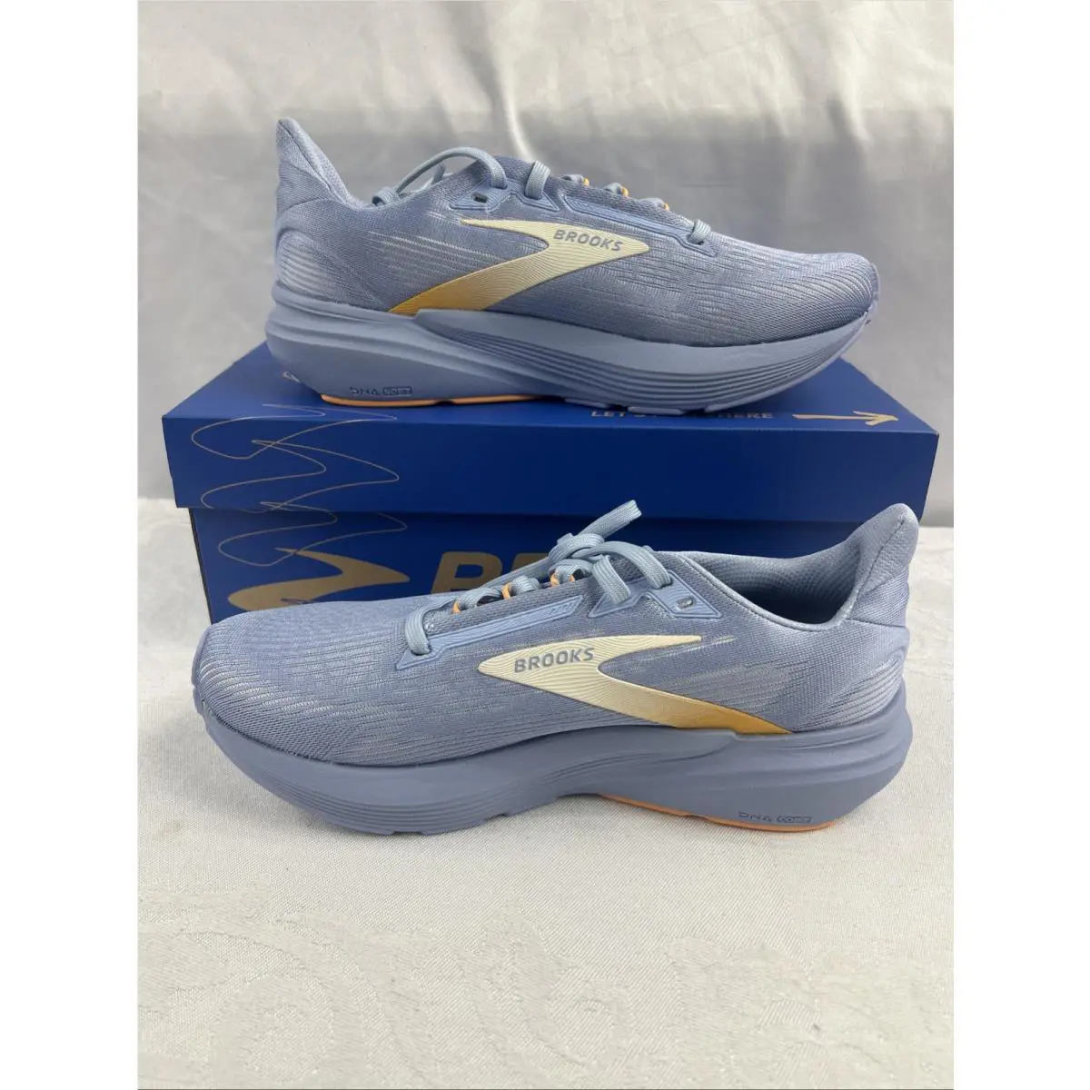 Brooks shoes - Revel 8 - Revel - Multicolor (UPC: 0195394685350) 2