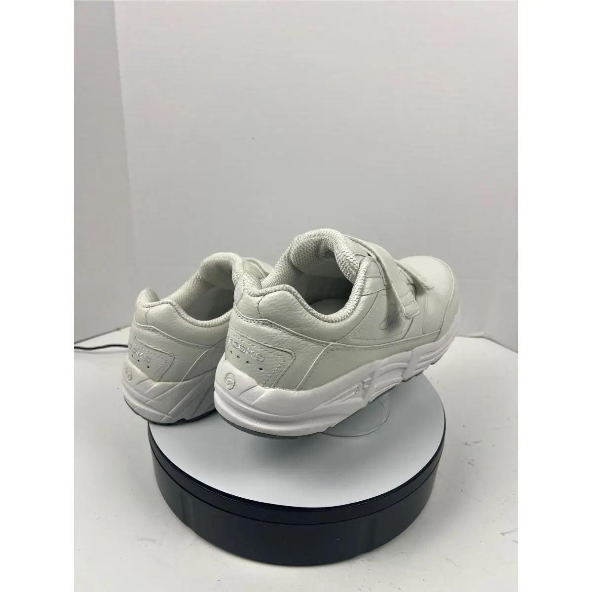 Brooks shoes - Brooks Addiction Walker V-Strap - Addiction Walker - White 8