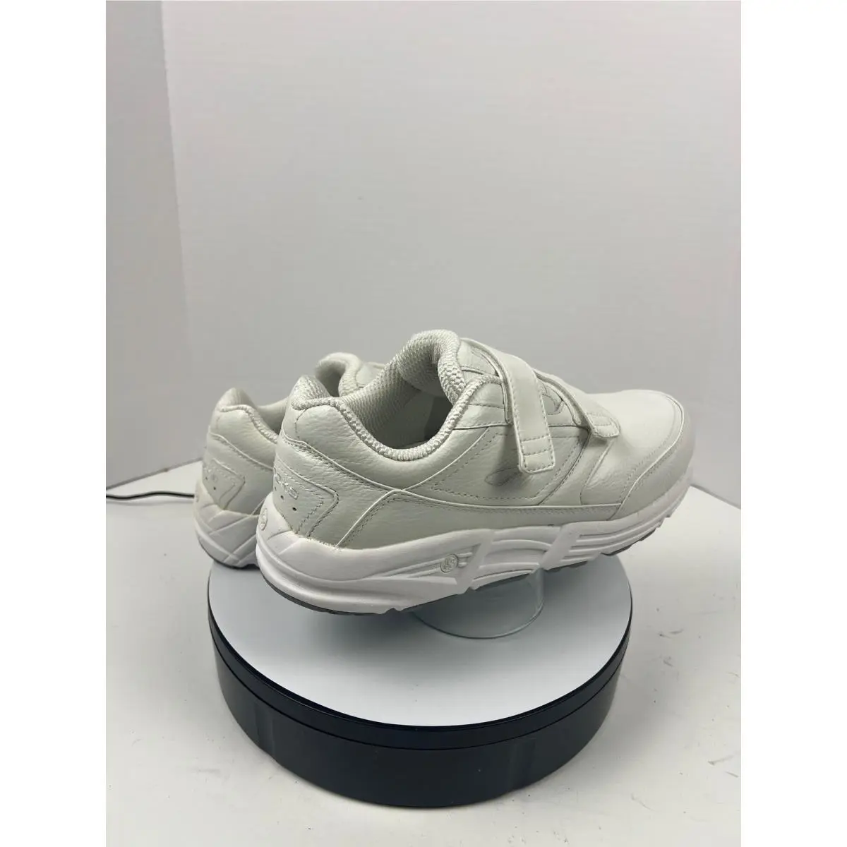 Brooks shoes - Brooks Addiction Walker V-Strap - Addiction Walker - White 9